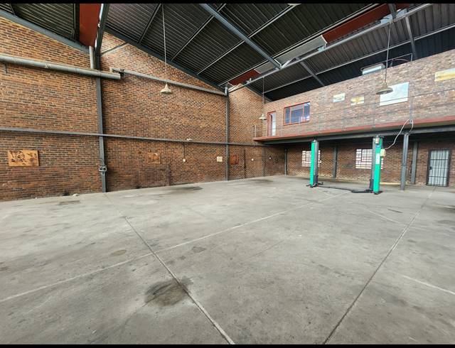 600M² WAREHOUSE TO LET IN DELVILLE